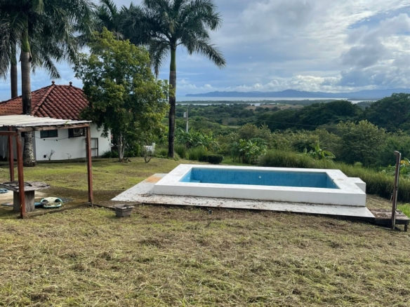 Beautiful property with 3 ocean view cabins