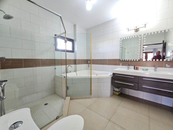 🐚Ocean view villa for sale in gated community
