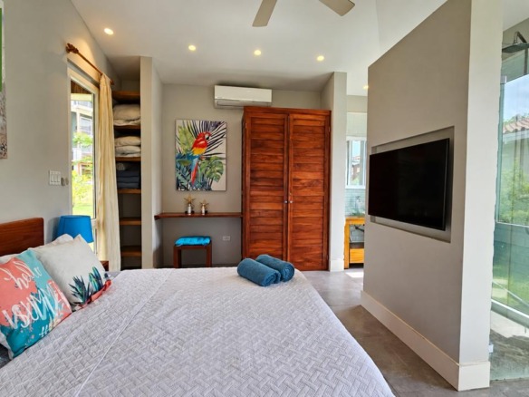 🐚Blue 1 bedroom house for sale