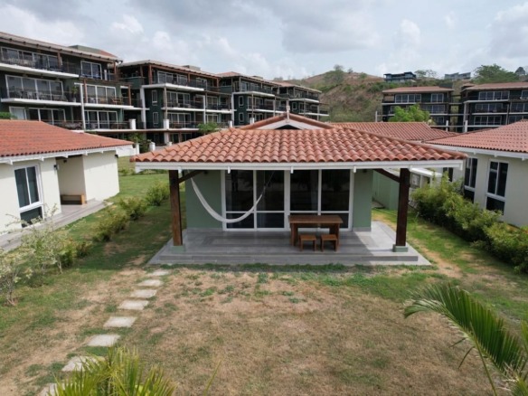 🐚Blue 1 bedroom house for sale