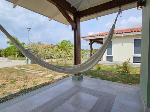 🐚Blue 1 bedroom house for sale