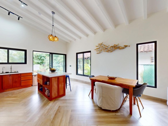  🐚Owner Finance Quality Home In Town
